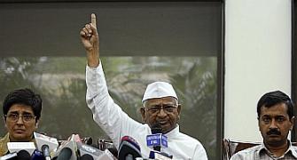 Hazare surrounded by politically ambitious people: Digvijay