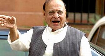 Gujarat Cong under Vaghela all set to 'out-fast' Modi