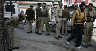 Militants gun down cop at bunker removal site in Srinagar