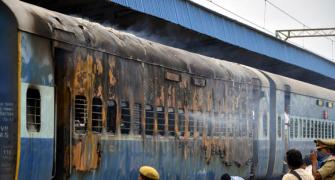 34 charred bodies recovered from TN Express S11 coach