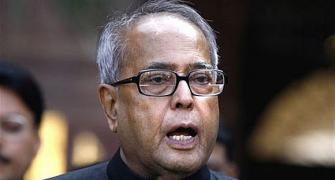 I appeal to Mamata to vote for me every day: Pranab