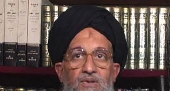 Report says al-Zawahiri hiding in Karachi with ISI aid