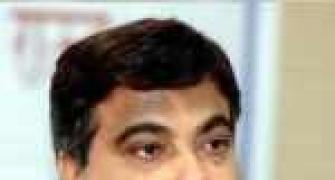 RSS's dilemma: To oust Gadkari without losing credibility