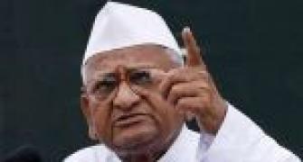 Anna warns to go on fast if govt fails to pass Lokpal