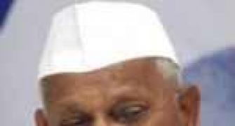 Hazare to expand core team