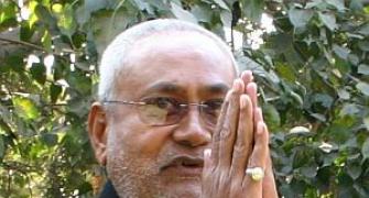 Slipper attack on Bihar CM Nitish Kumar