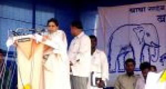 Mayawati does not rule out early Lok Sabha polls