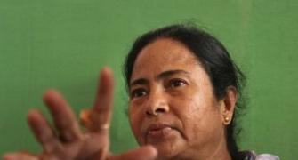 Left workers heckle WB minister in Delhi; Mamata fumes
