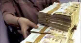 Rs 1.4 cr cash, 500 cases of liquor seized in Karnataka