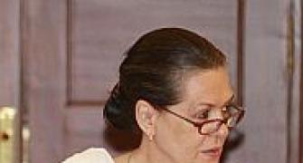 Sonia holds strategy meet ahead of Parliament session