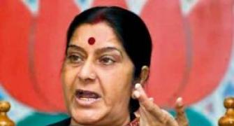 Sushma in B'luru: Why would anyone vote for Congress?