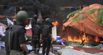 40 killed as Egyptian forces storm pro-Morsi protest camps