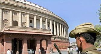 9 MPs suspended from Lok Sabha for Telangana protest