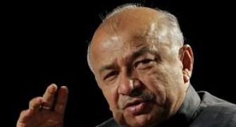 13 bombs were planted in Mahabodhi temple: Shinde