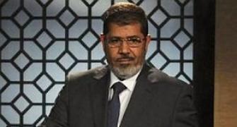 Egypt court orders detention of ousted president Morsi