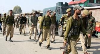 Militants carry out grenade attack in Kashmir, 2 injured