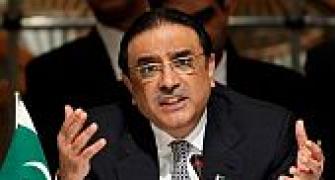 Zardari contempt case: Pak govt given 'last chance'