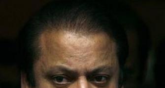 Nawaz Sharif briefs President on political crisis