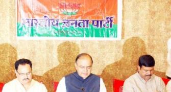 Jaitley in Ch'garh: Cong has no clear counter-Naxal policy