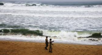 Cyclone to hit Odisha: Thousands fleeing port towns; pujo festivities dampened