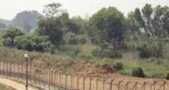 Pak again violates ceasefire along Indo-Pak border