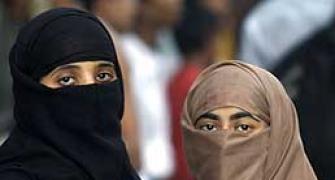 Narendra Modi's Jaipur rally faces burqa, skull cap row