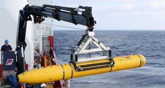 Robotic submarine launches 5th mission to locate missing plane