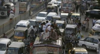 42 killed in road accident in south Pakistan