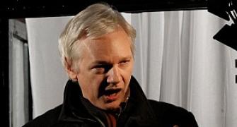 WikiLeaks founder Assange isn't going anywhere just yet
