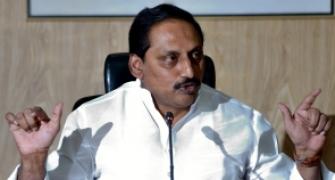 Andhra CM goes on 'silent dharna' against Telangana