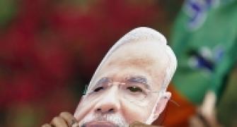 Modi bashes Sonia, Rahul: Fake Gandhis have ruined India