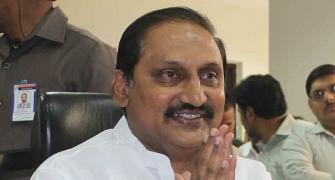 Kiran Reddy quits Andhra CM's post, Congress