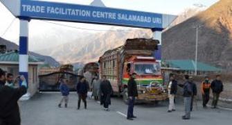 Cross-LoC trade resumes in Jammu, freeze continues in Kashmir