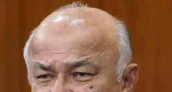Shinde contradicts Rahul, says no wrongdoing in Adarsh