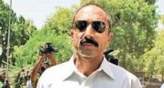 Anti-Modi cop challenges Jaitley for debate on 2002 riots