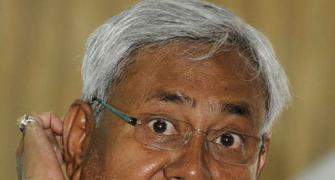 Nitish meets Left leaders to take Third Front talks forward