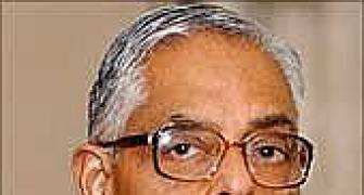 WB Governor Narayanan demits office, leaves for Chennai