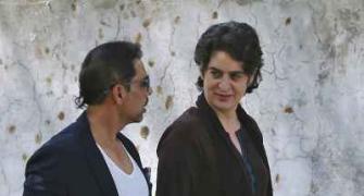 Govt has no plans to withdraw Priyanka, Vadra's airport privileges