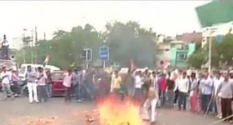 Cong workers hold protest in Delhi over power crisis