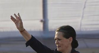 Sonia targets BJP, AAP in maiden poll rally in Delhi