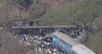 PHOTOS: 17 killed, 120 hurt after train derails in Maharashtra's Raigad
