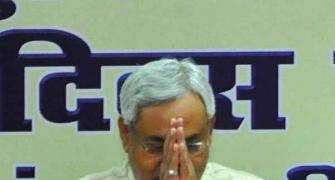 Lonely Nitish seeks 'mazdoori' from Bihar's voters for work done