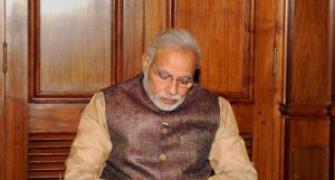 Before Cabinet reshuffle, it's tea and dhokla with PM Modi
