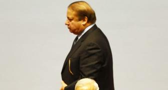 PM ignores Sharif, chooses to meet other SAARC leaders