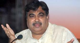 Gadkari doesn't rule out post-poll pact with Sena