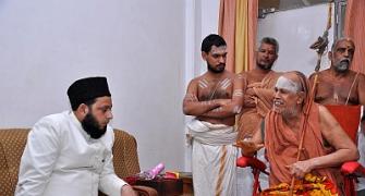 Kanchi seer, Lucknow Imam meet; deny any talk on Ayodhya