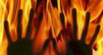 Pak girl burnt alive by mother over 'dishonourable' love marriage