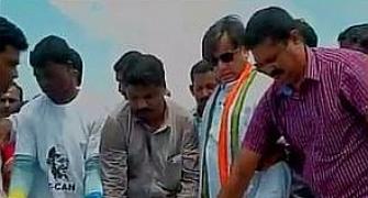 Congressman Tharoor walks Modi's path of Swachh Bharat