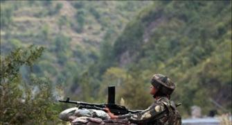 Pakistani troops shell Indian posts for 4th day in row