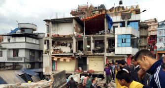 Nepal quake toll reaches 8,635, over 300 missing